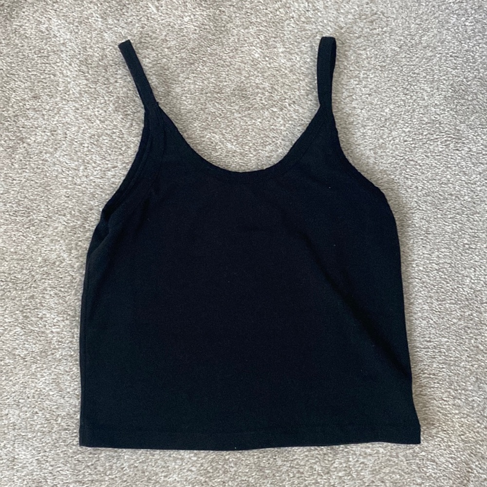 Arq Crop Tank in Black